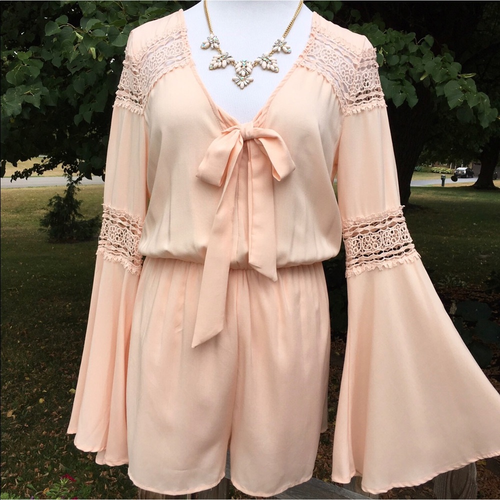 HIGH QUALITY BELL SLEEVE ROMPER - Picture 3 of 6